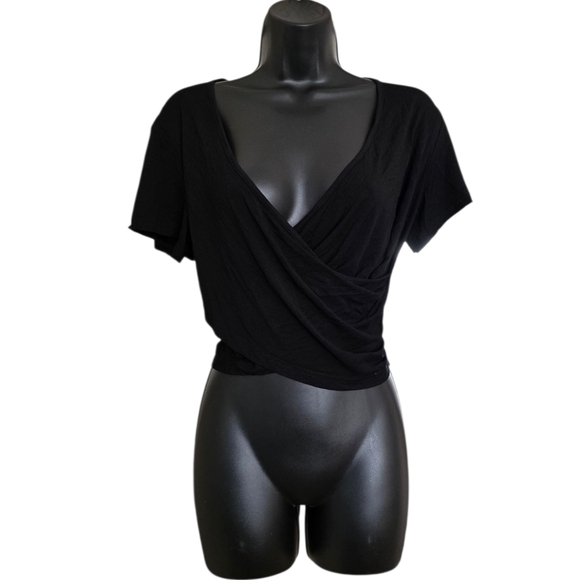 Tops - ☆Black Wrap Crop Top☆